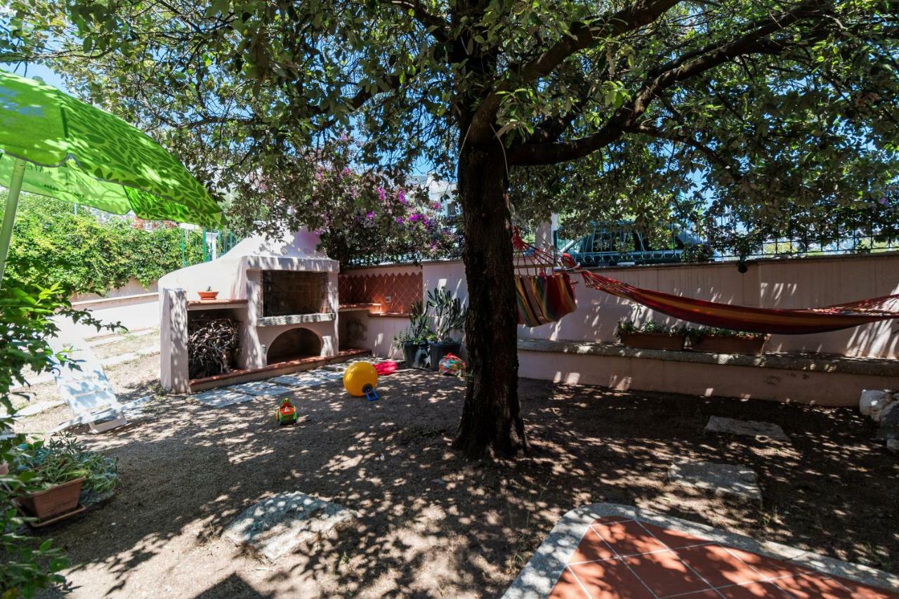 Calagonone Con Giardino E Barbecue